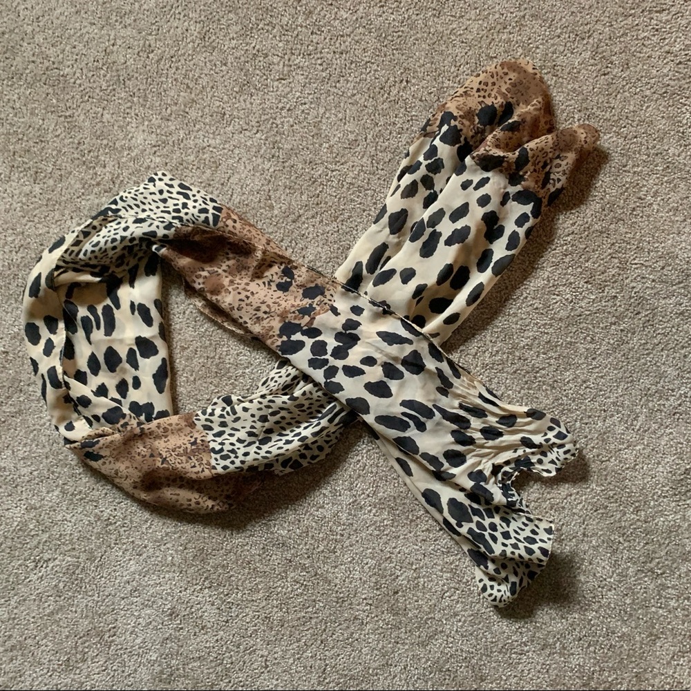 Animal print scarf (D127)